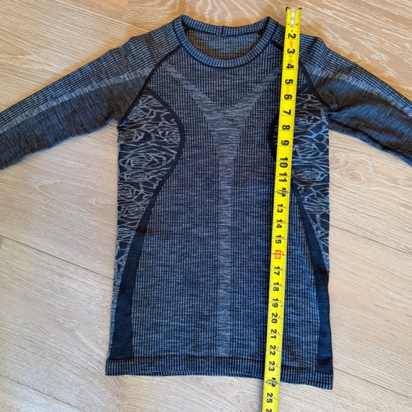 Lululemon rest less pullover Long Sleeve Top heathered edition - Picture 4 of 11